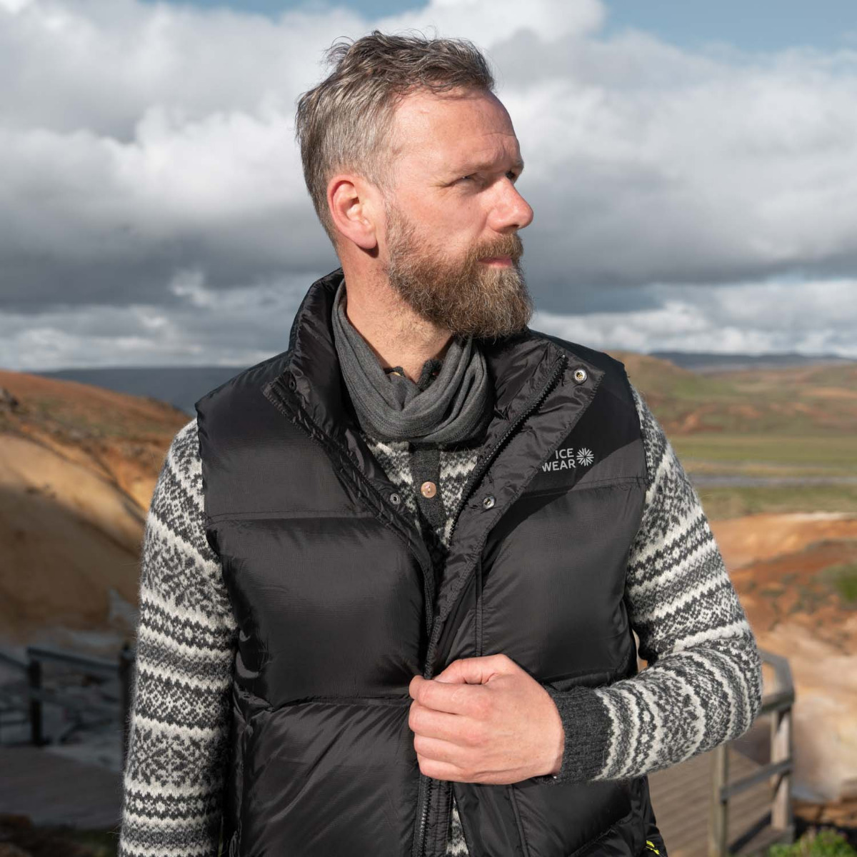 Urður Men's half buttoned wool sweater