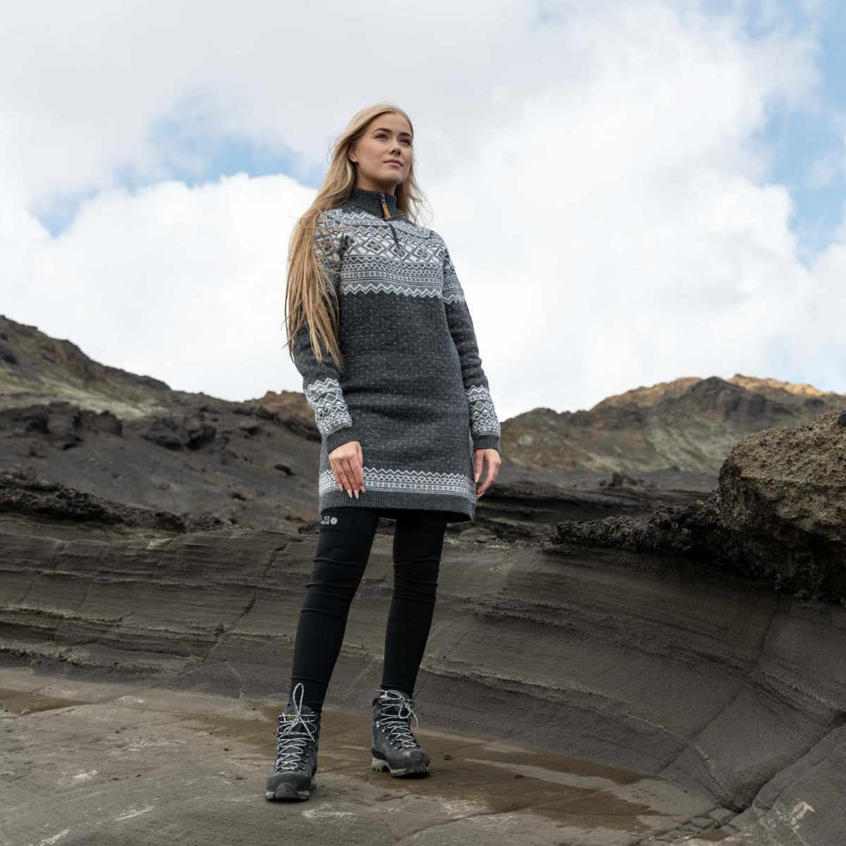 ALEXANDRA hálfrennd síð ullarpeysa 