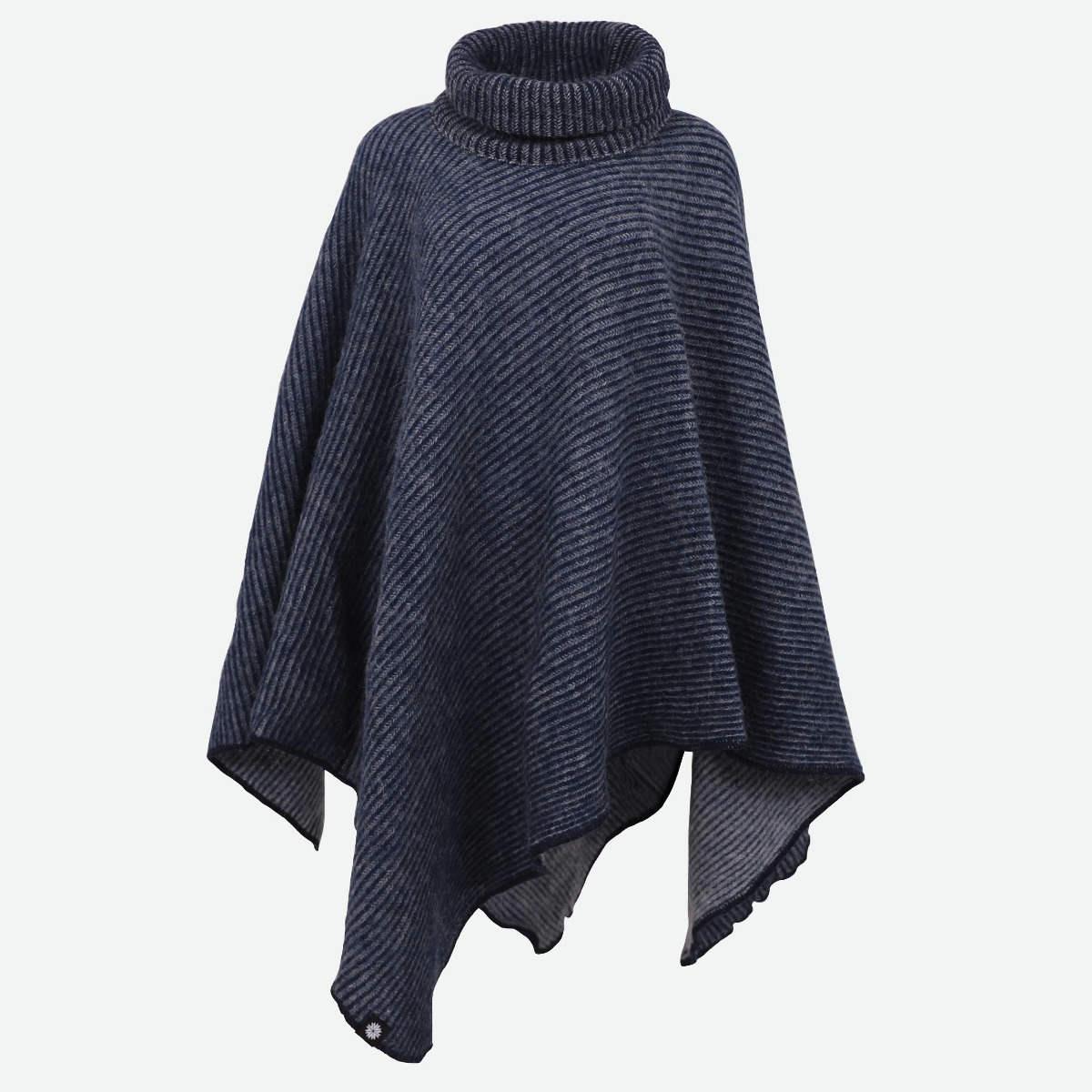 Ríkey poncho aus isländischer Wolle