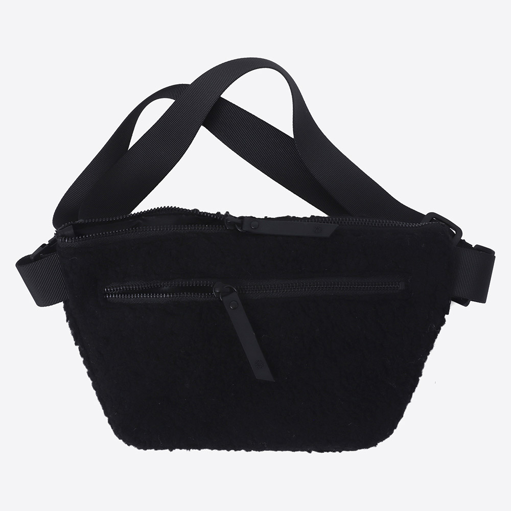 Grjótgarðar 羊羔绒腰包