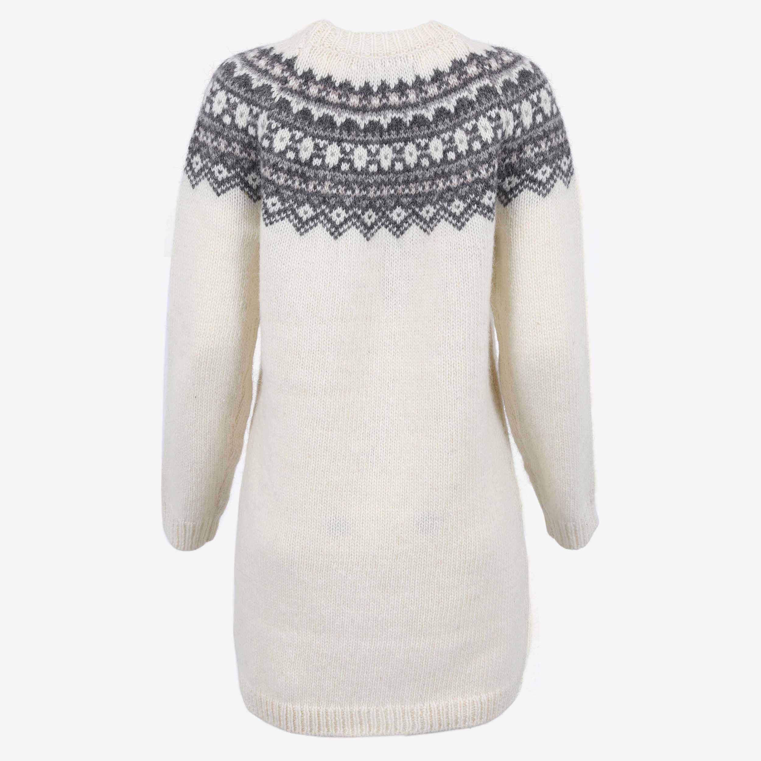 Fróðný long wool sweater 
